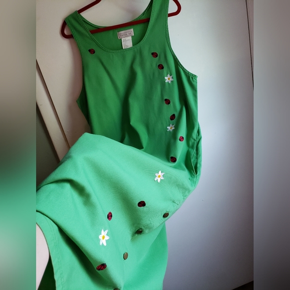 Lovely ladybug & daisy summer dress - Picture 4 of 14